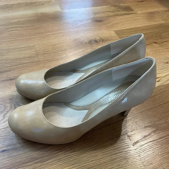 Naturalizer Lennox, Taupe Round Toe Patent Leather Pumps Size 9 - Picture 3 of 11